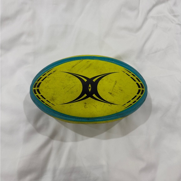 Gilbert Training Ball (G-TR4000) Outdoor Rugby Ball - Picture 2 of 6
